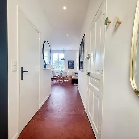 L'isnard 2 - T2 Climatise Dans Le Vieil Appartement