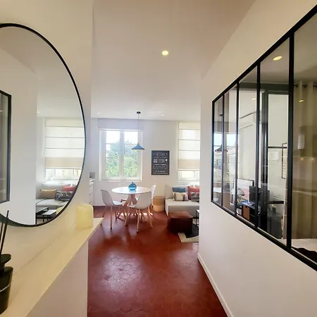 L'isnard 2 - T2 Climatise Dans Le Vieil Appartement