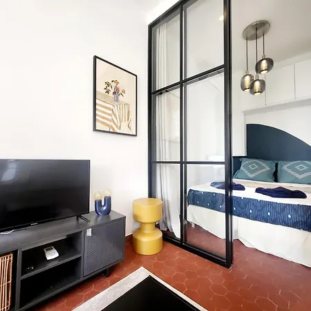 L'isnard 2 - T2 Climatise Dans Le Vieil Appartement Antibes